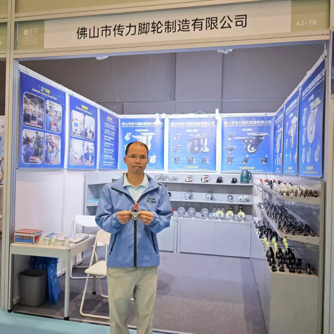 TPE-meubelwielen krijgen veel aandacht op de Qingdao Furniture Fair 2026